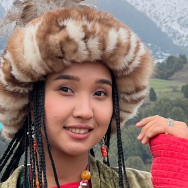 Постер Нурайым Акылбекова